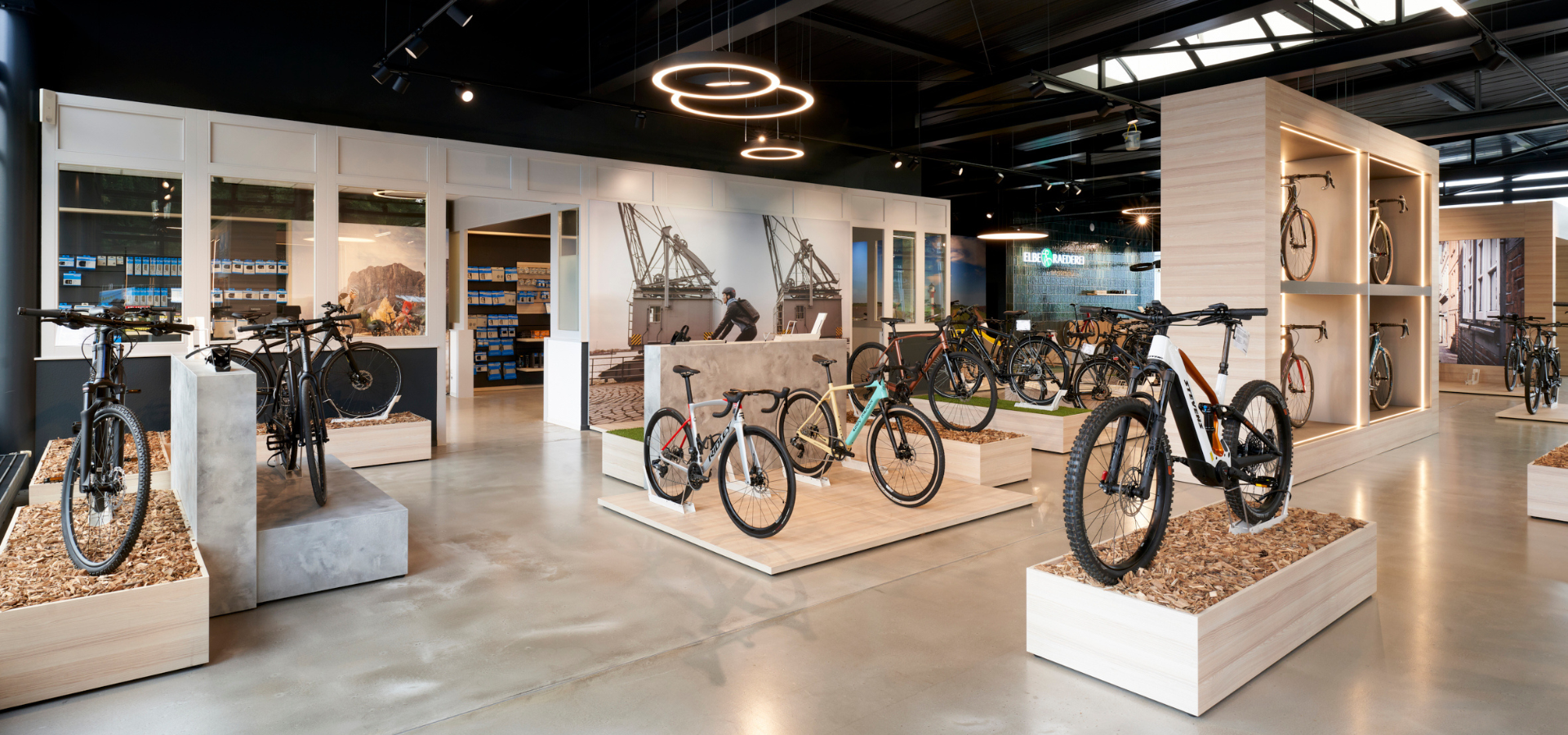 Innovativer Fahrrad Ladenbau für die ELBE RAEDEREI